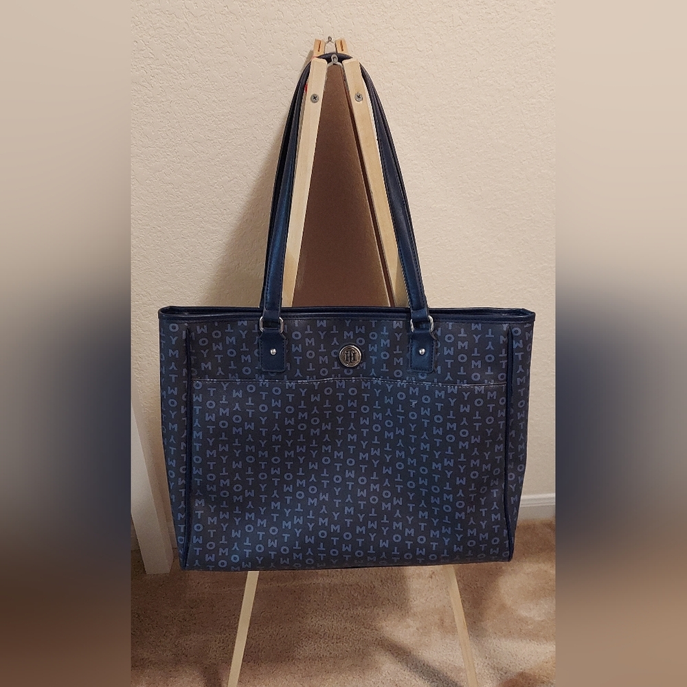 Tommy Hilfiger Navy logo large
